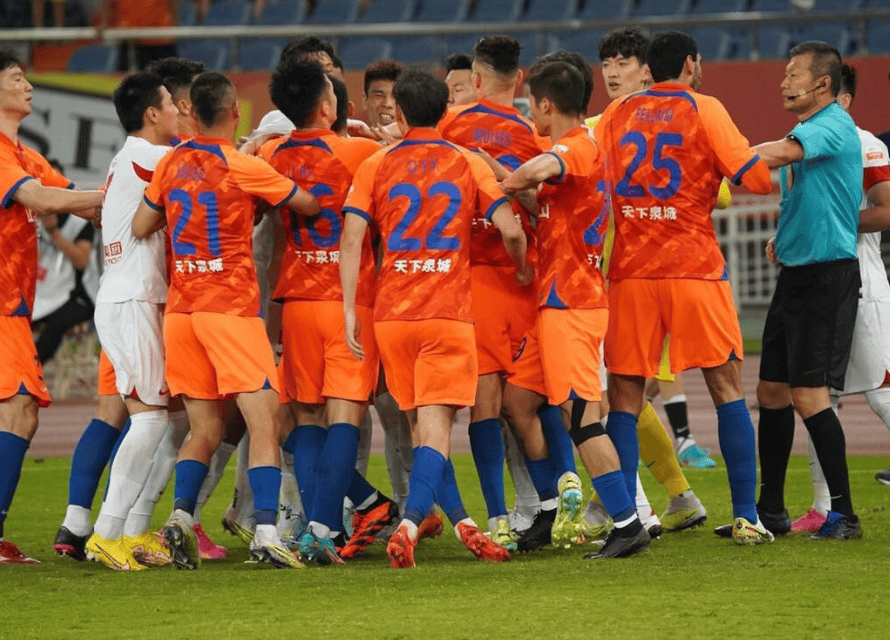 赛地聚焦：亚冠关键时刻热度飙升，拜仁慕尼黑复出首秀，悬念犹存，阵容厚度经受考验的简单介绍-友博娱乐入口